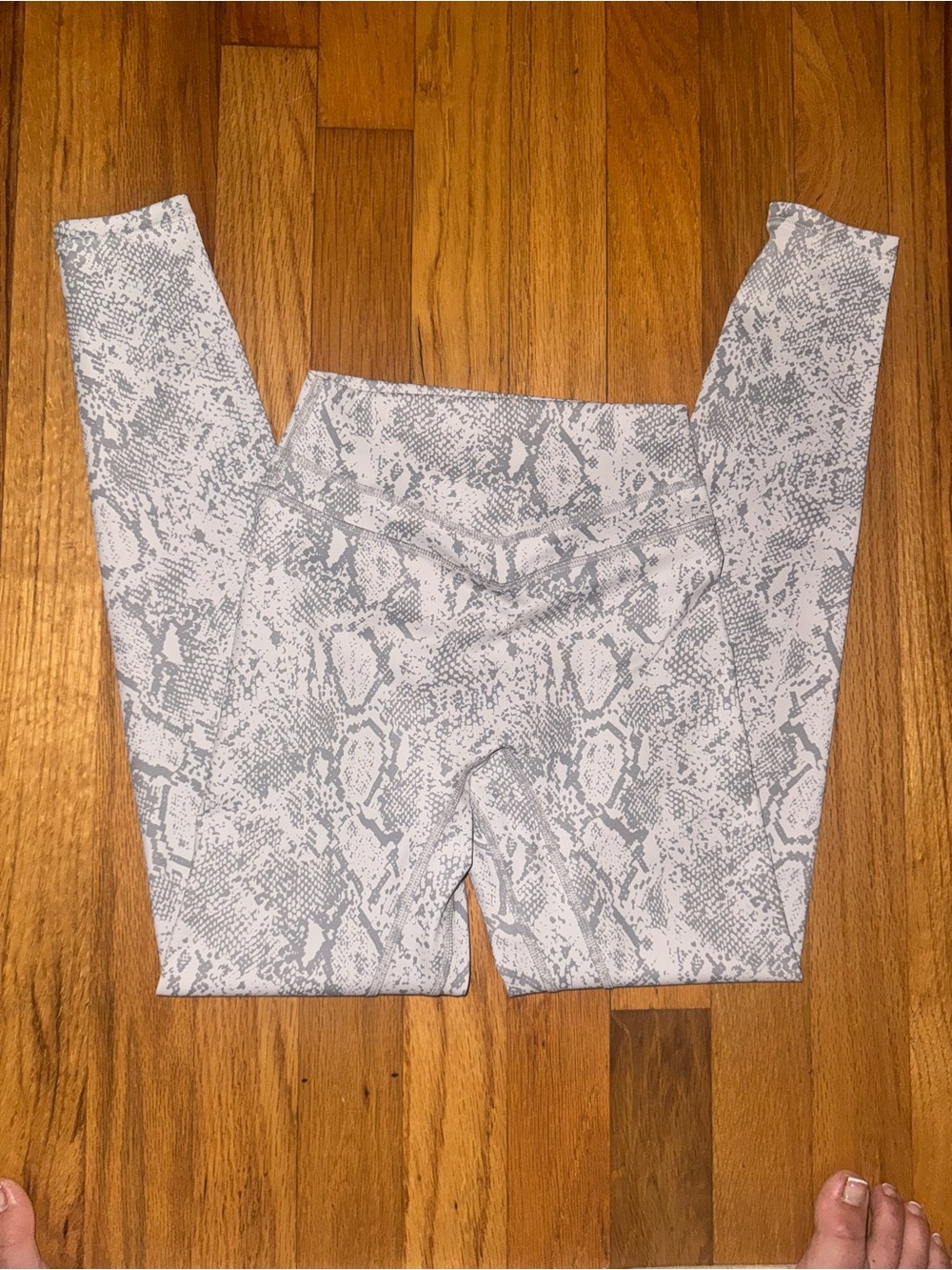 High-Rise Snake Print Leggings - Gray